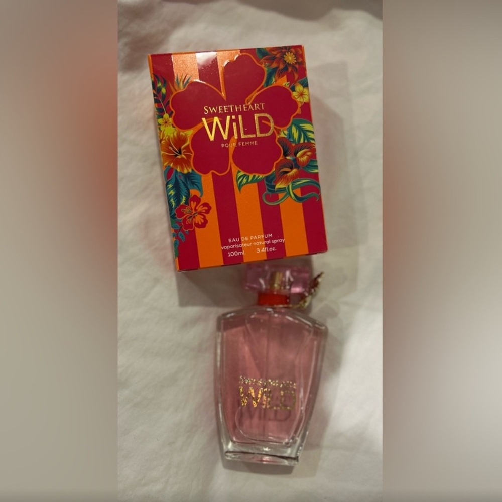 Wild Eau de Parfum for Women - Vibrant Red and Orange - Picture 3 of 4